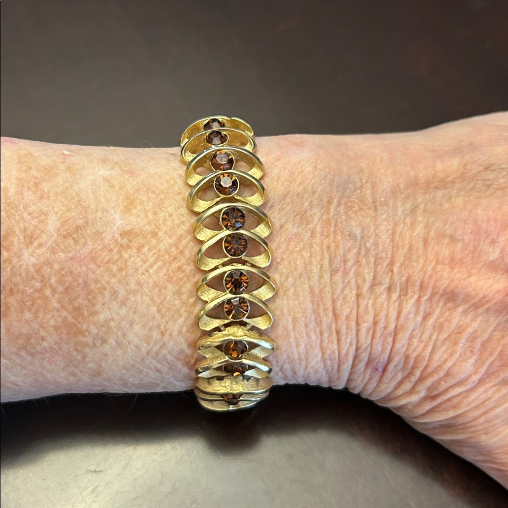 Gorgeous Crown Trifari Gold Tone Root Beer Rhinestone Bracelet